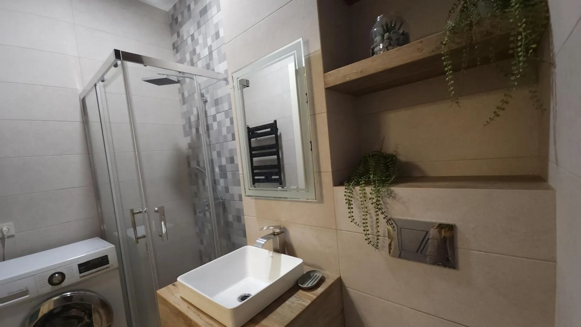Apartment - 200 M Near Central Park Tbilisi 0*,  Geórgia